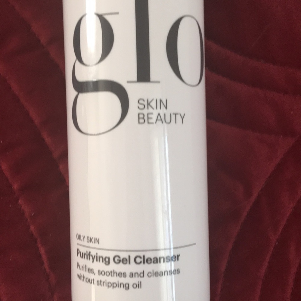 Glo Skin Beauty purifying gel cleanser